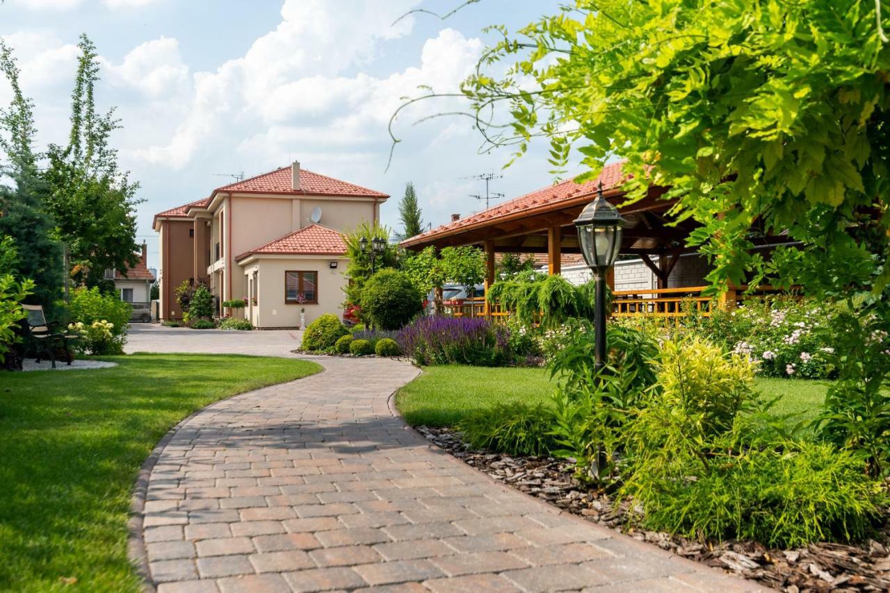 Villa Ephélia Dunajská Streda Exterior foto