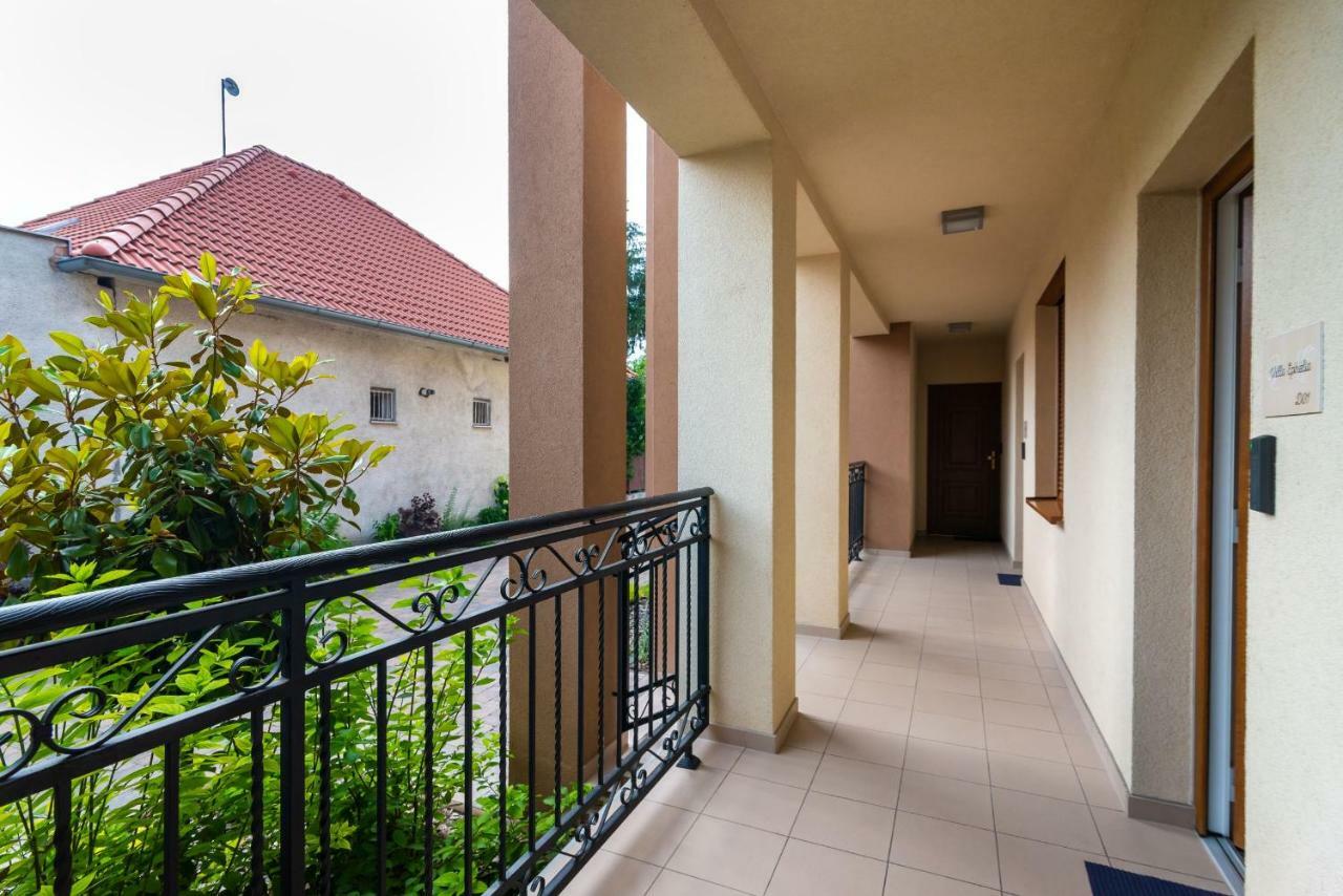 Villa Ephélia Dunajská Streda Exterior foto